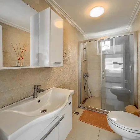Spacious 3br Family With Private Beach Villa *